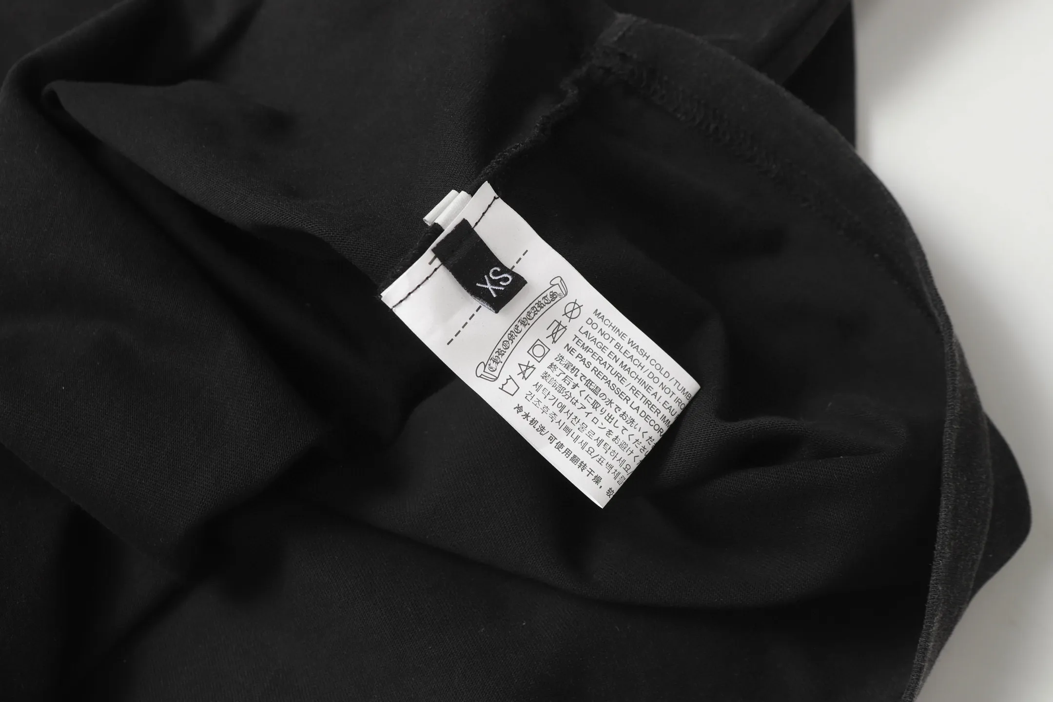 🅿️180 Chrome hearte/Chrome heart ch 25ss early spring new Sanskrit logo washed T-shirt short sleeves. A must-have item for daily commuting for men and women in light luxury. The correct version is welcome to compare. Detailed features ·280g 100% cotton double yarn jersey fabric ·Special thickened 32 pieces of double-strand 1x1 thread in the same vat ·Double-needle cross-stitch technology ·Original main mark washed hangtag COLOUR: Washed black SIZE：xs-l